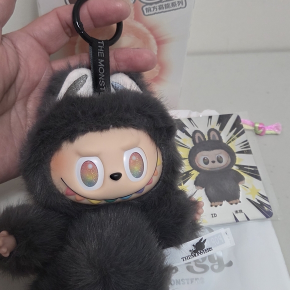 Labubu, BIE, Secret ID - Picture 4 of 5